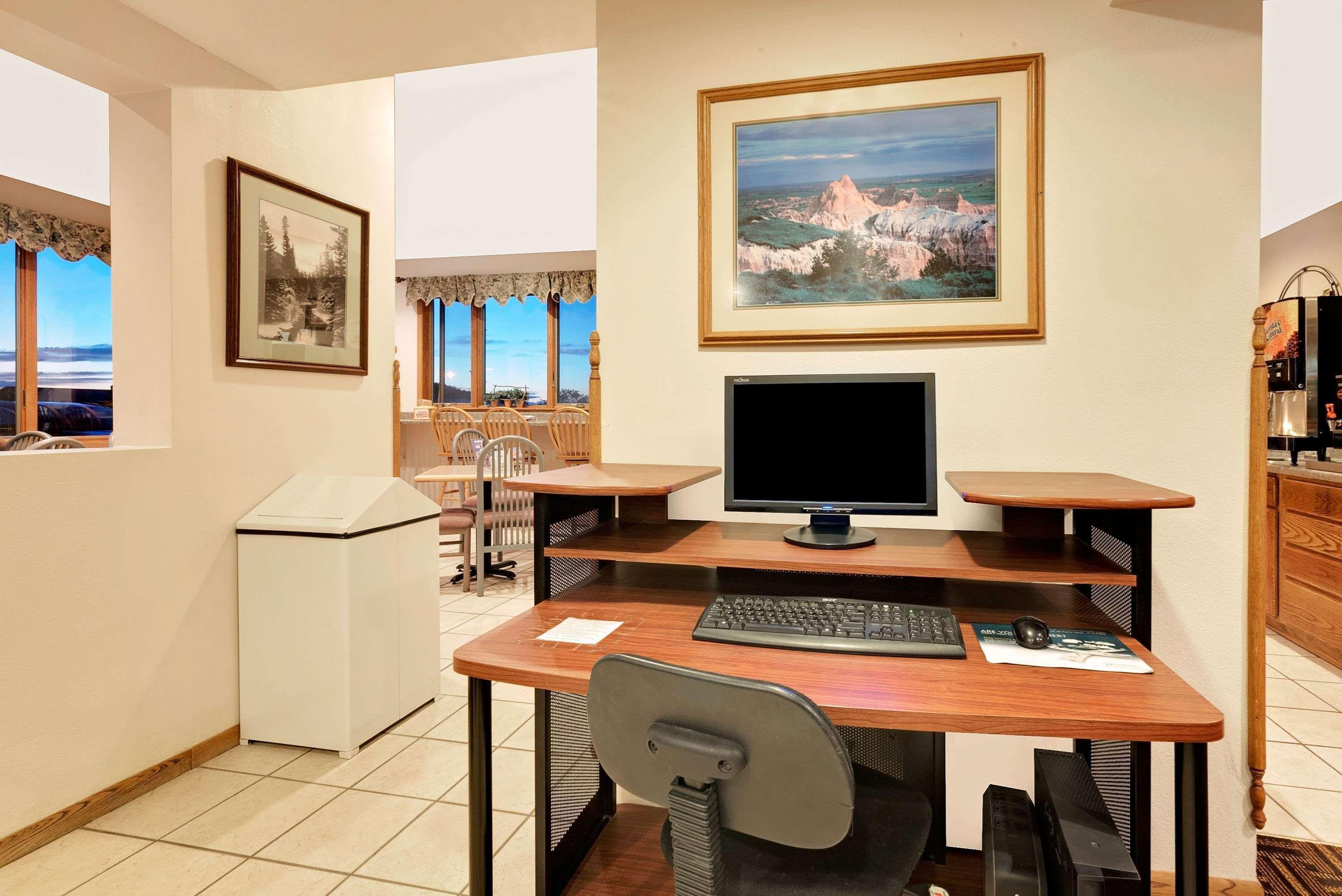 Super 8 By Wyndham Spearfish Hotel Екстериор снимка