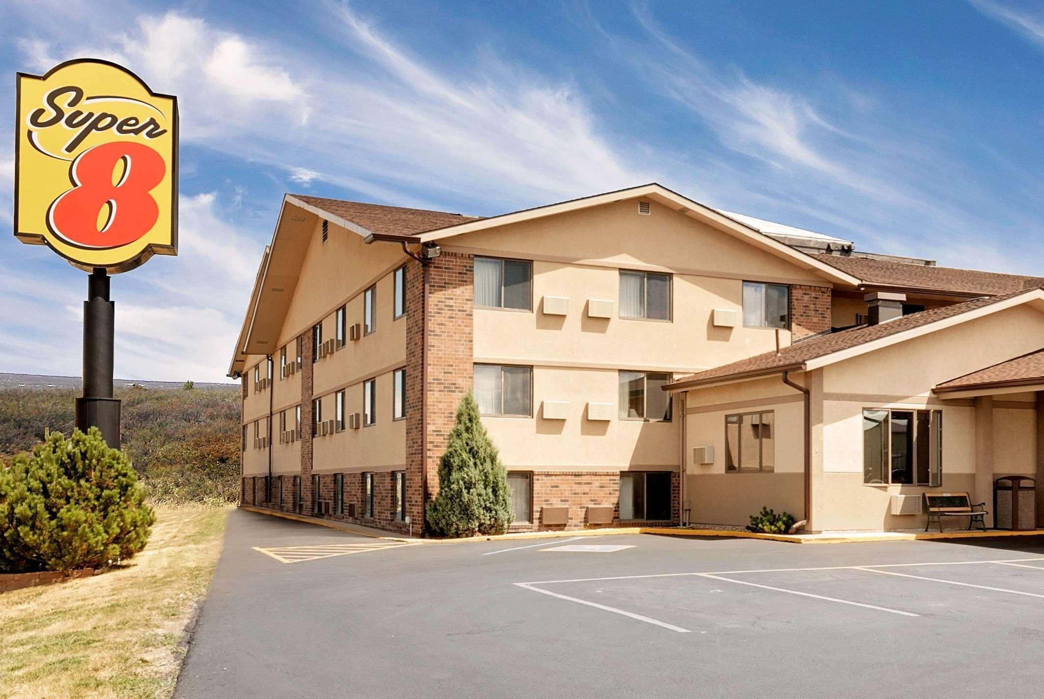 Super 8 By Wyndham Spearfish Hotel Екстериор снимка