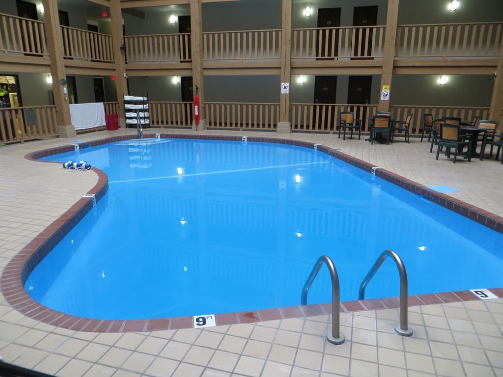 Super 8 By Wyndham Spearfish Hotel Екстериор снимка