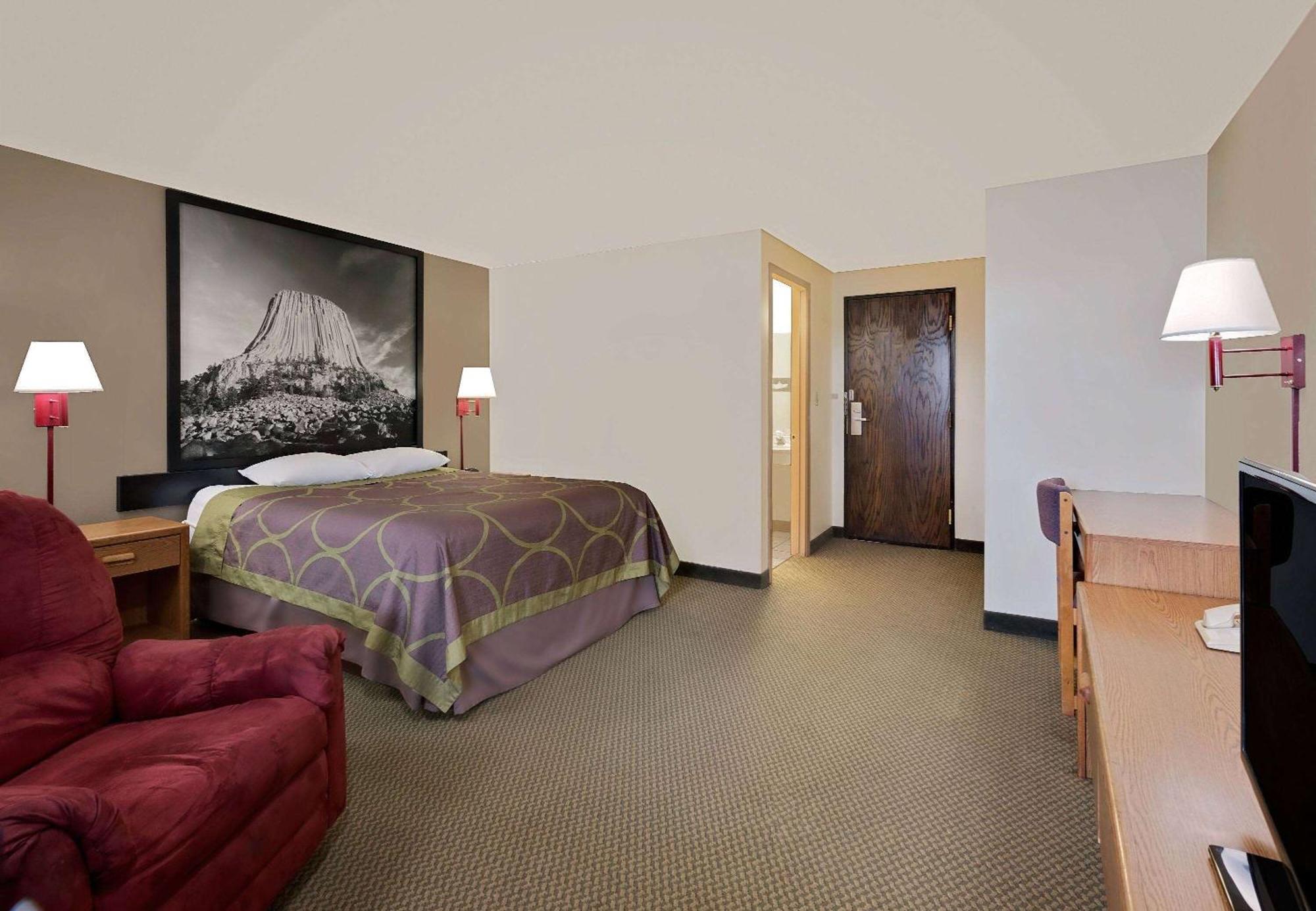 Super 8 By Wyndham Spearfish Hotel Екстериор снимка