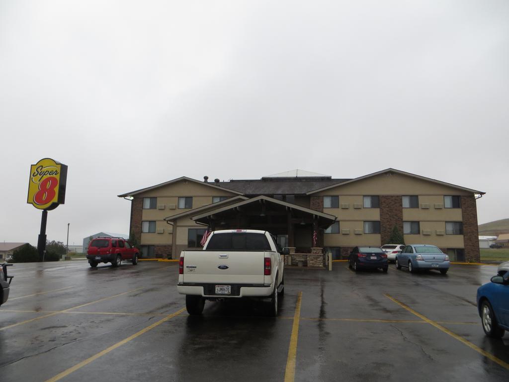 Super 8 By Wyndham Spearfish Hotel Екстериор снимка