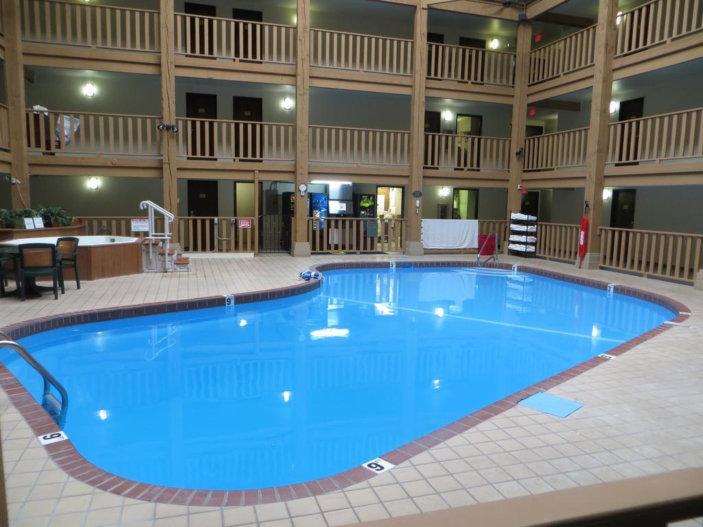 Super 8 By Wyndham Spearfish Hotel Екстериор снимка