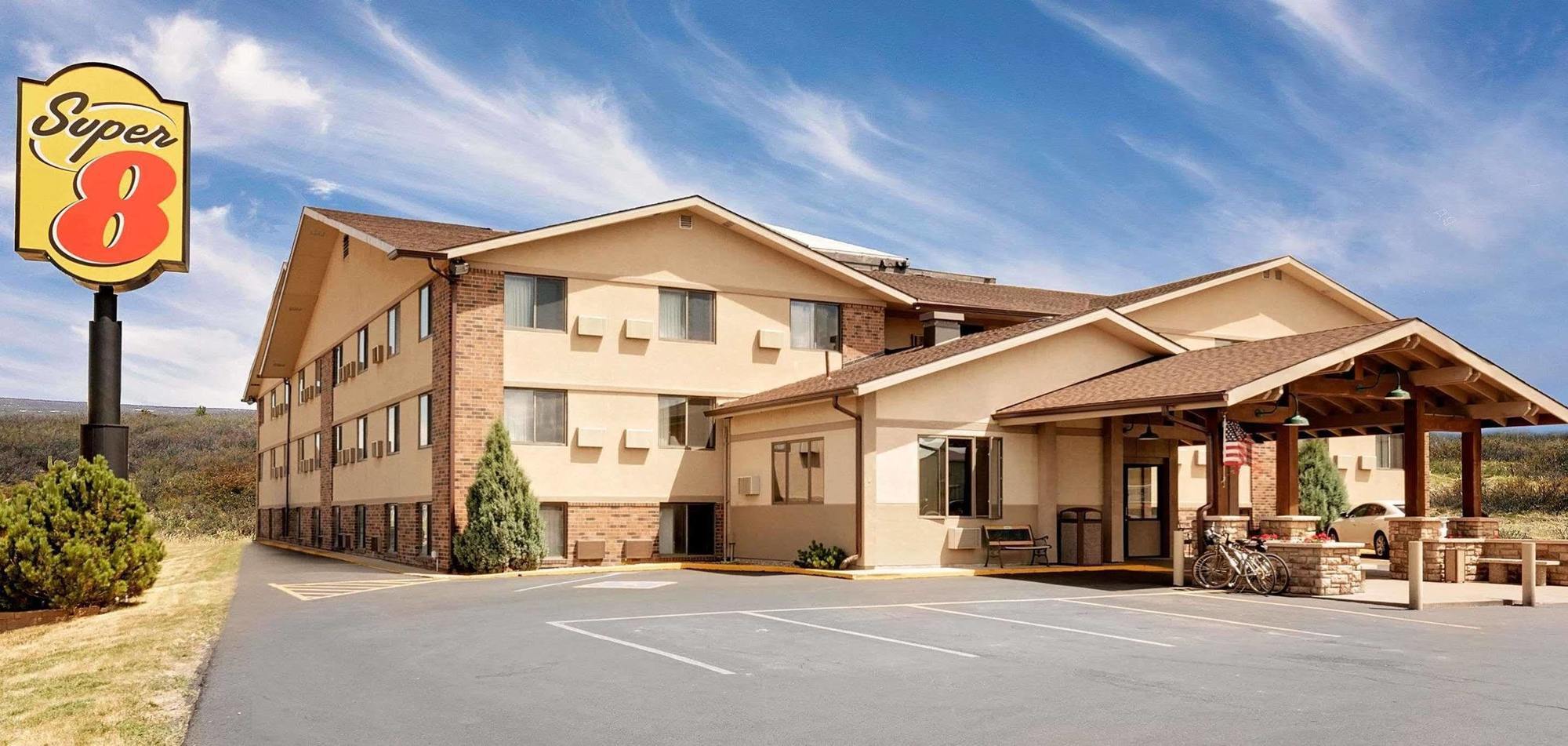 Super 8 By Wyndham Spearfish Hotel Екстериор снимка